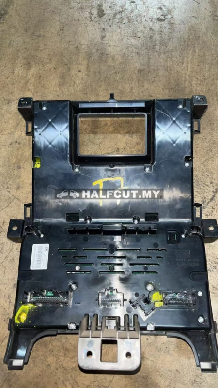 EB3T-18E243-KL T7 2017 AIRCOND SWITCH