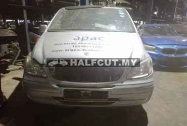 W639 2004 646982 HALF CUT