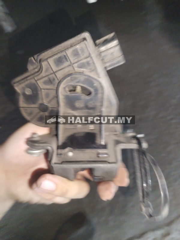 ACR50/AHN20 REAR BONNET LOCK