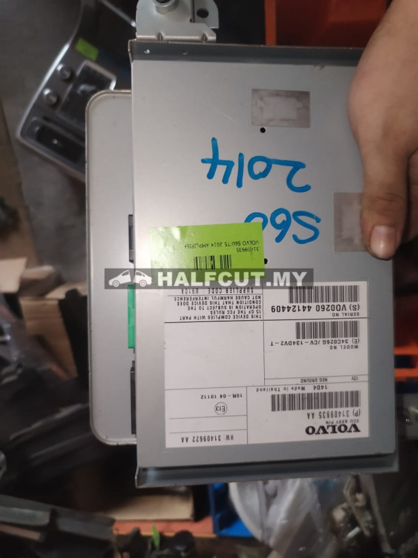 31409935 VOLVO S60 AMPLIFIER