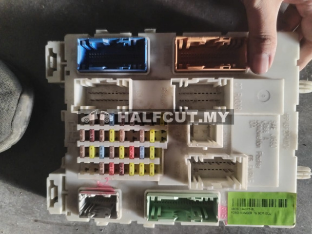 AB39-14A073-BL RANGER T6 BCM FUSE BOX