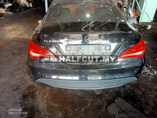 W117 CLA180 REAR CUT