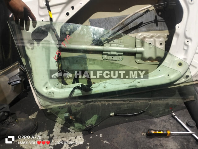 KIA OPTIMA K5 FRONT WINDOR GLASS F/R