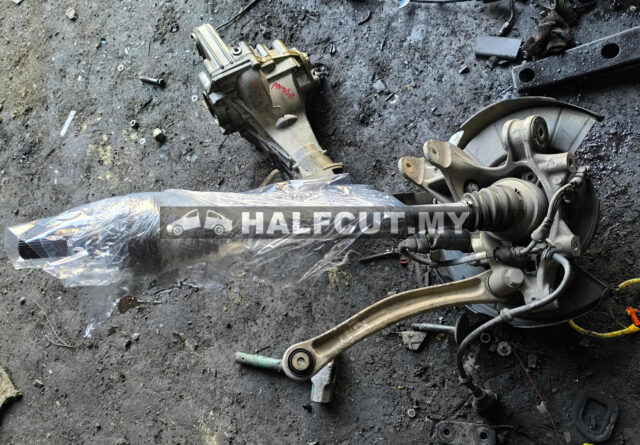 PORSCHE CAYENNE 958 4.8 REAR AXLE & DRIVE SHAFT &ABS RH