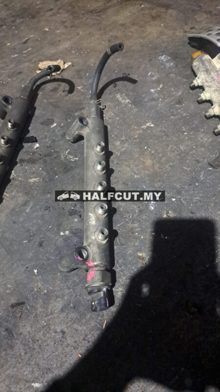 TOYOTA HILUX KUN25 2KD FUEL RAIL
