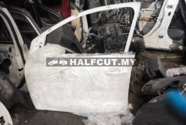 VOLKSWAGEN POLO SEDAN FRONT DOOR F/L