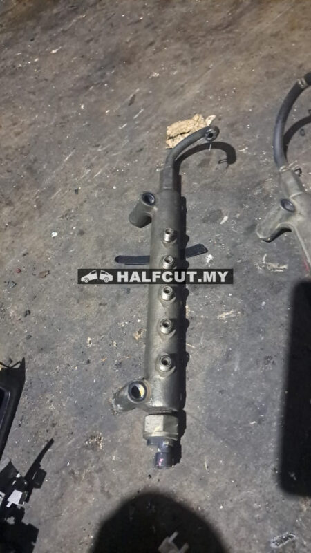 TOYOTA HILUX KUN25 2KD FUEL RAIL