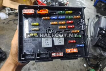 VOLKSWAGEN PASSAT B7 FUSE RELAY BOX ECU (3C0 937 125 A)
