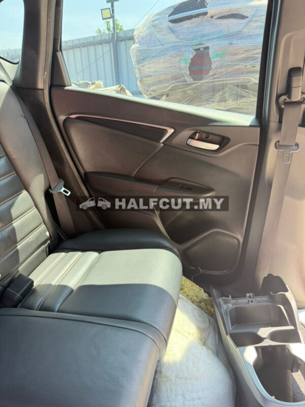 HONDA JAZZ 1.5 2015 HALF CUT