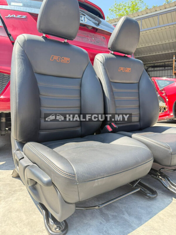 HONDA JAZZ 1.5 2015 HALF CUT
