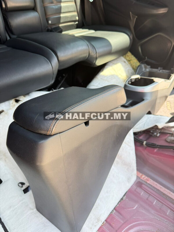 HONDA JAZZ 1.5 2015 HALF CUT