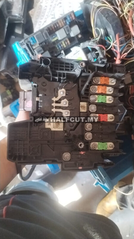 9675350380 P308 2015 FUSE BOX