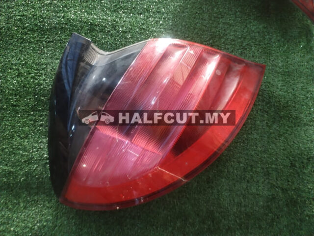W203 C200 COUPE TAIL LAMP