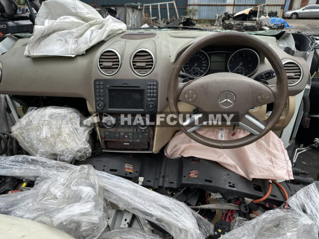 Mercedes Benz W164 ML350 Keyless halfcut new arrival !!! 🇯🇵🇯🇵 Engine model : M272 3500cc Transmission : 7 speed All engine parts and small parts available!