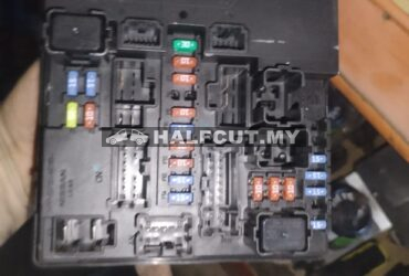 284B7 1VM0A (T) SERENA C26 BCM FUSE BOX