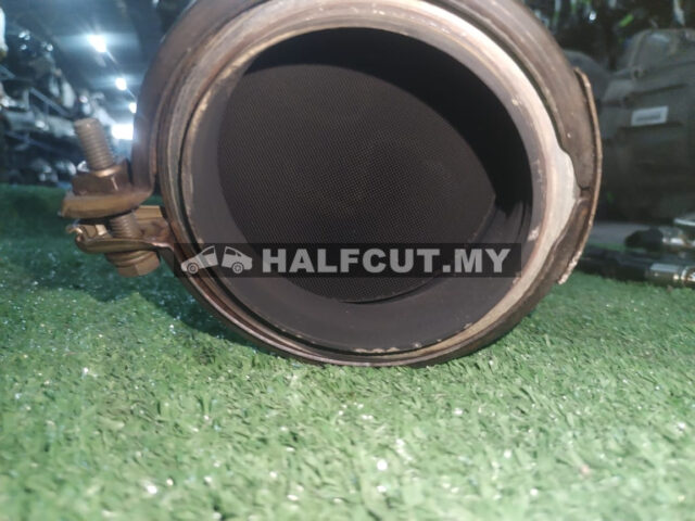 7629253/7645664 BMW X3 F25 N20 EXHAUST CATALYTIC