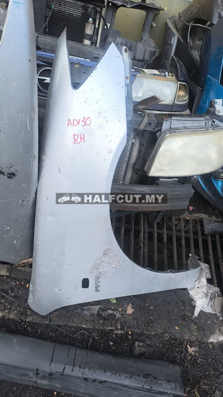 TOYOTA CAMERA ACV30 FRONT FENDER RH