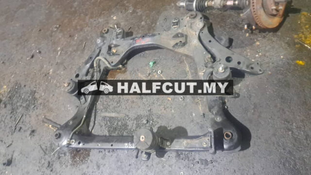 TOYOTA CAMRY ACV40 2AZ FRONT CROSSMEMBER