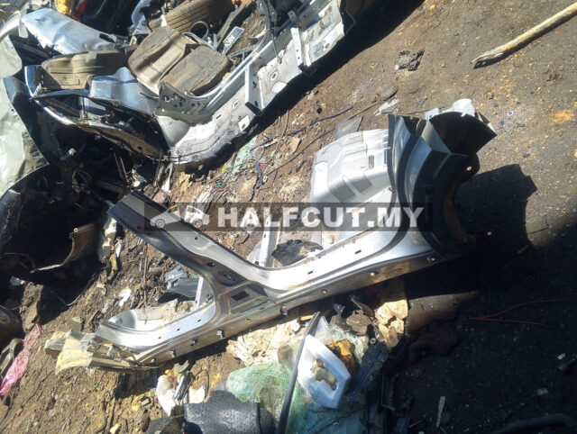 PERODUA ARUZ LINING BOARD LH