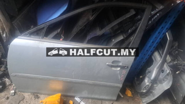 TOYOTA CAMRY ACV30 FRONT DOOR F/L