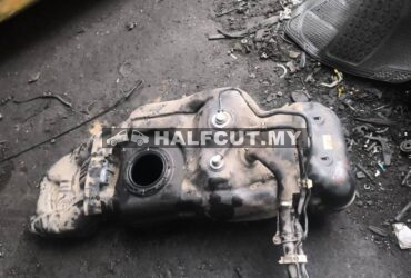 TOYOTA HILUX REVO 2.4  PETROL TANK