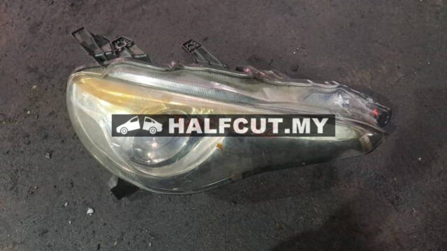 TOYOTA FT86 HEAD LAMP (39000-68082) RH HID