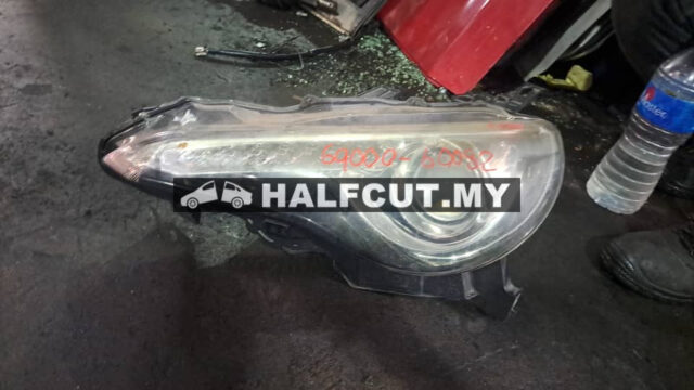 TOYOTA FT86 HEAD LAMP (39000-68082) LH HID