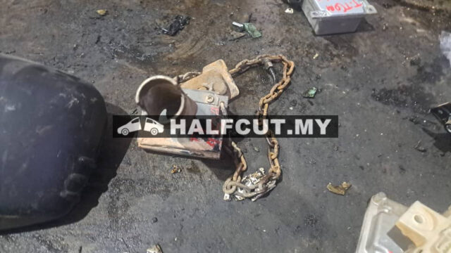 MITSUBISHI TRITON 4D56U SPARE WHEEL CARRIER