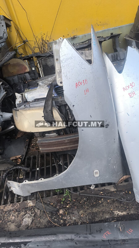 TOYOTA CAMERA ACV30 FRONT FENDER LH