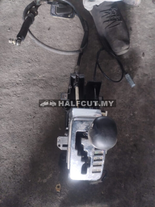 ALTIS ZRE122 2005 AUTO GEAR LEVEL