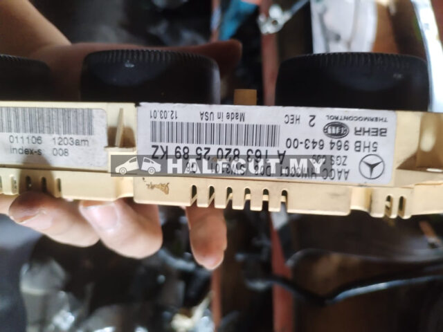 163 820 25 89 W163 AIRCOND SWITCH