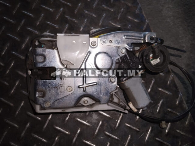 TOYOTA ESTIMA ACR50 DOOR LOCK REAR RIGHT