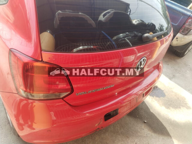 VW POLO 1.6 CLS HALF CUT