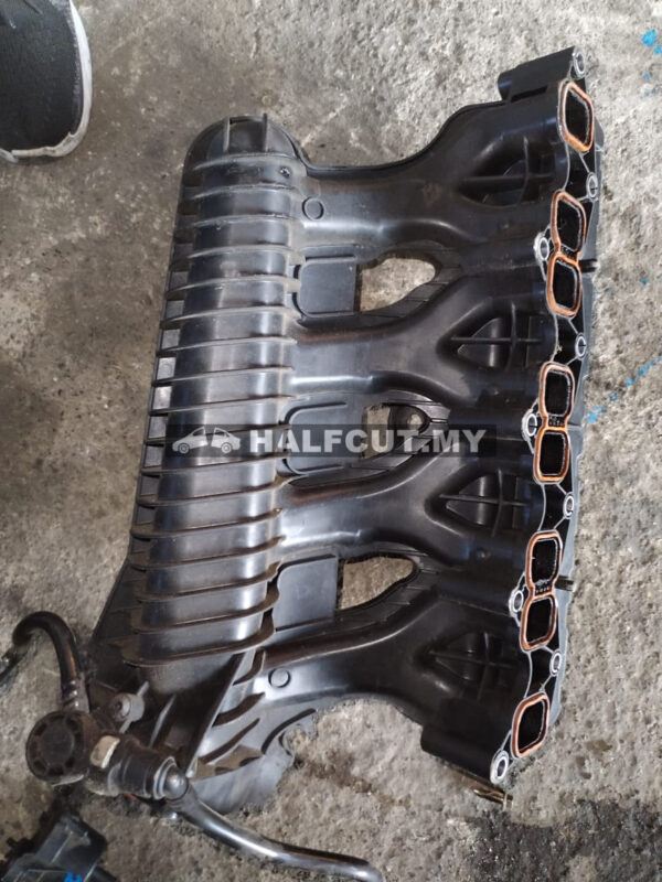 271 090 3037 W204/W212 271860 INTAKE MANIFOLD
