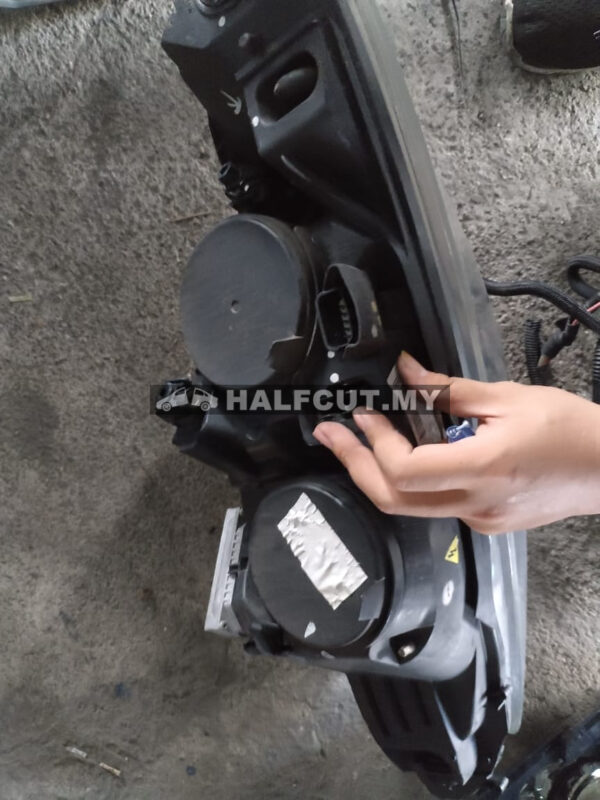 PEUGEOT 308 2010 FACELIFT HEAD LAMP (LH)