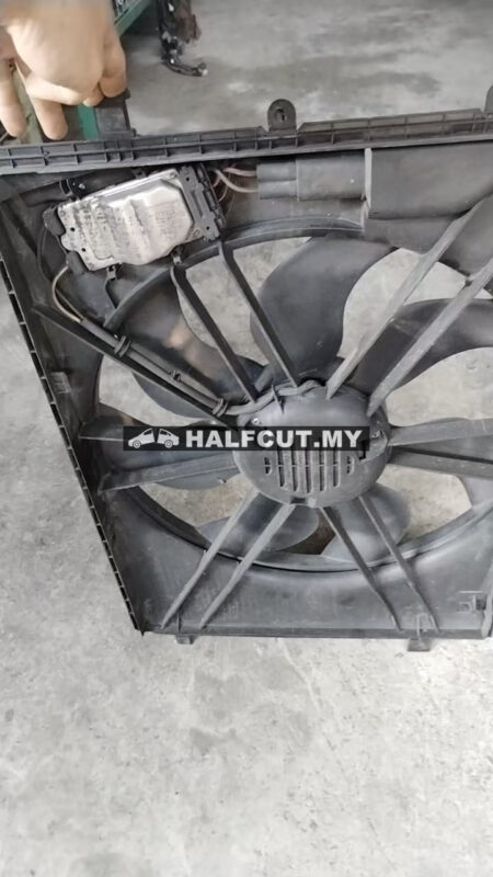 204 906 0212 W204 REDIATOR FAN