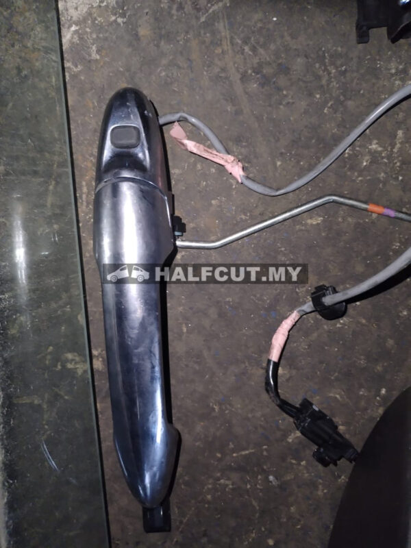 PERODUA MYVI 2018 DOOR OUTER HANDLE (ADA KEYLESS) (FRONT RIGHT)