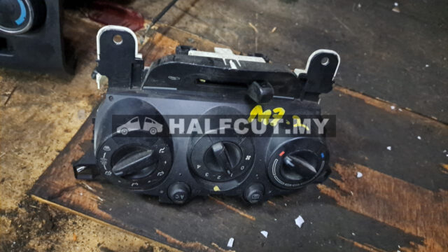 MAZDA 3 2010 AIRCOND SWITCH