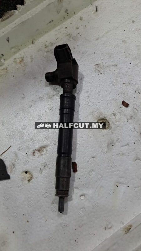 TOYOTA HILUX REVO OM 2GD  INJECTOR NOZZLE