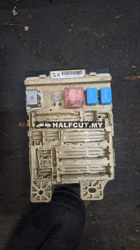 TOYOTA HARRIER ACU30 FUSE BOX ECU (SX) 082709