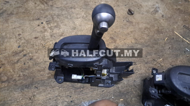 NISSAN ALMERA GEAR LEVER