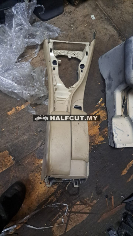 BMW E90 CONSOLE BOX