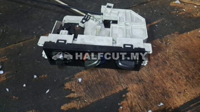NISSAN X-TRAIL NT30 AIRCOND SWITCH