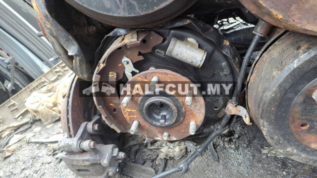 MITSUBISHI TRITON NEW   REAR AXLE