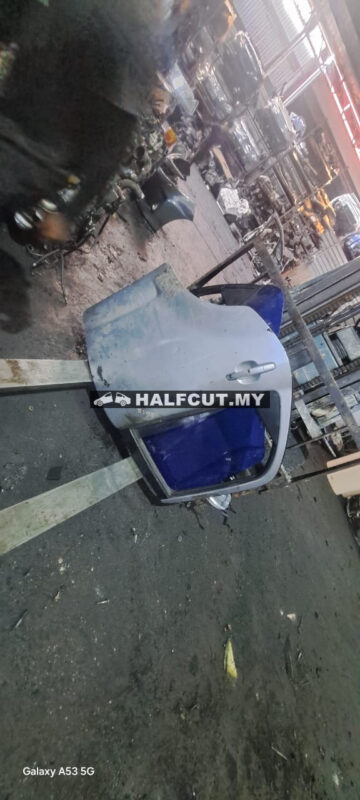 TOYOTA RUSH REAR DOOR R/R