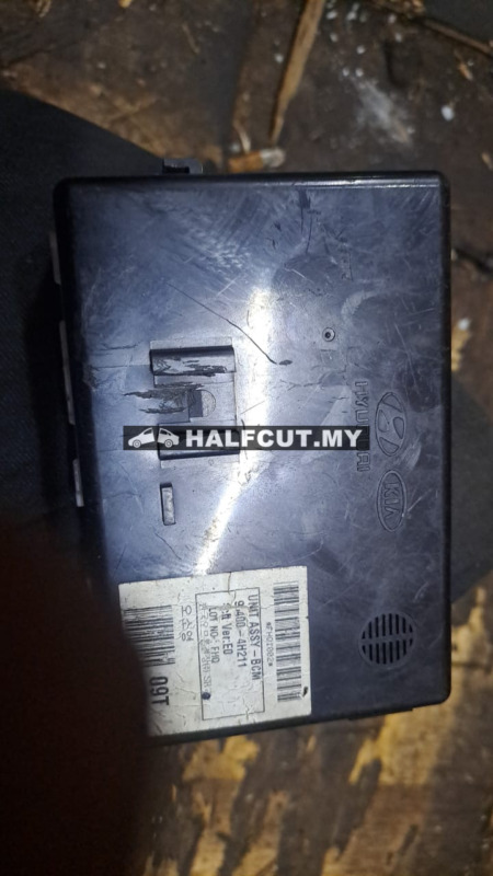 HYUNDAI TUCSON ECU (95400-4H211)