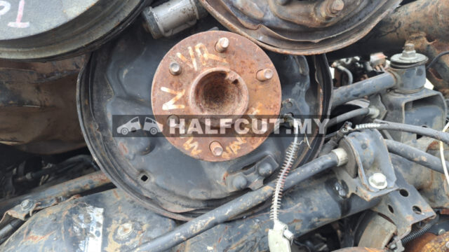 NISSAN NAVARA D40 REAR AXLE