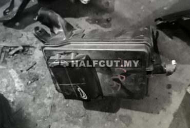 TOYOTA ESTIMA ACR50 FUSE BOX