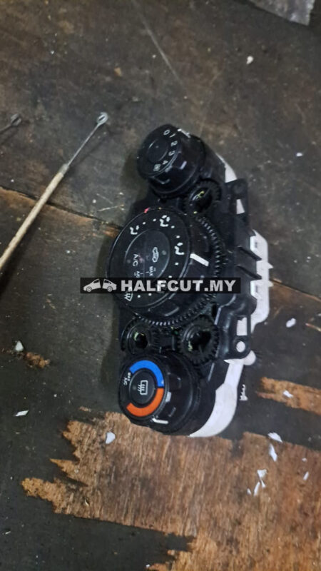 FORD FIESTA 1.6 AIRCOND SWITCH