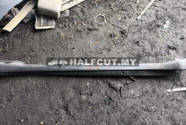 TOYOTA HARRIER ACU60 SIDE SKIRT LH
